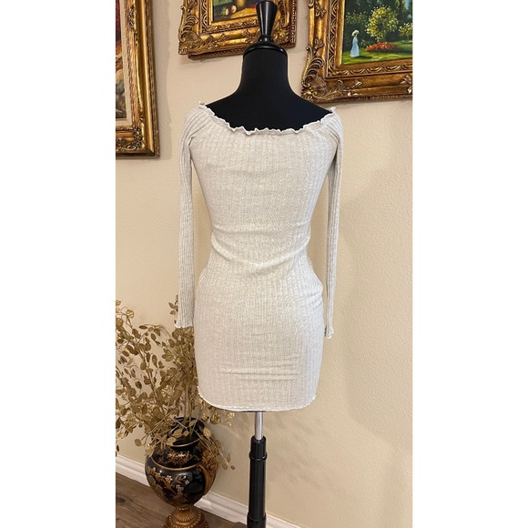 Fashion Nova Jacklyn Off Shoulder Mini Dress Size M - Picture 2 of 6